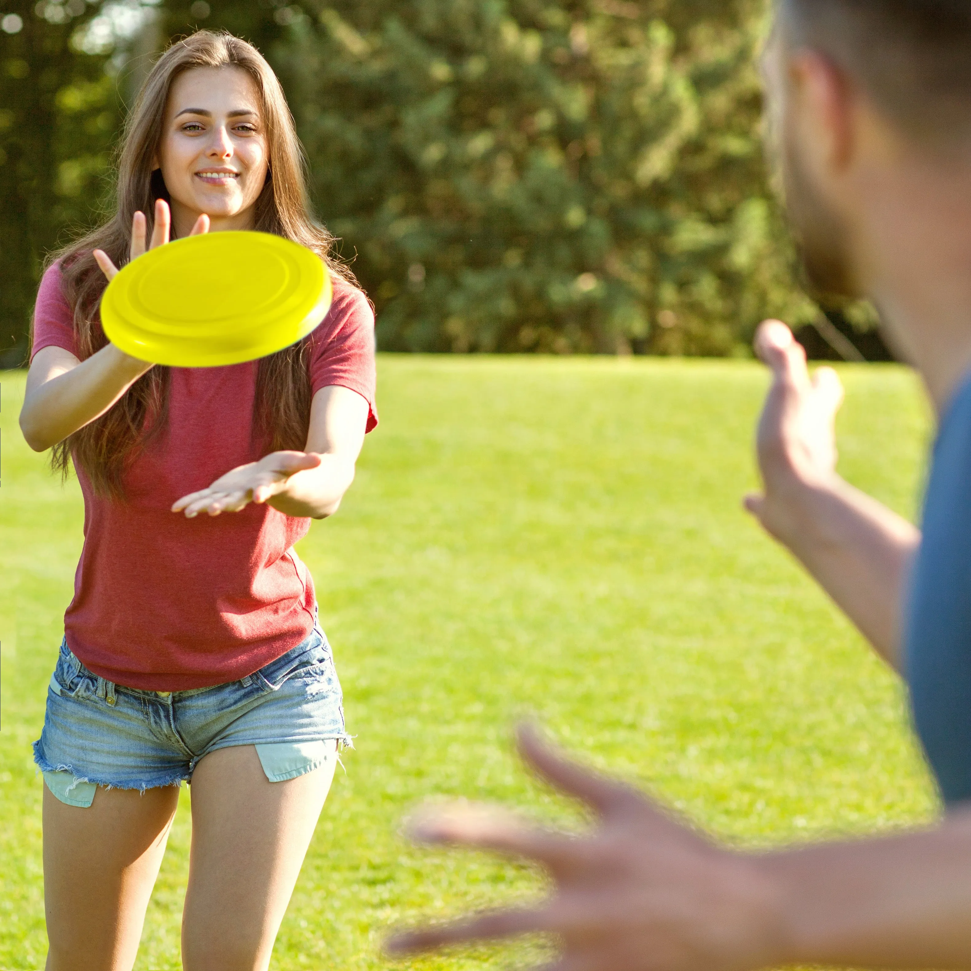 12 Frisbees