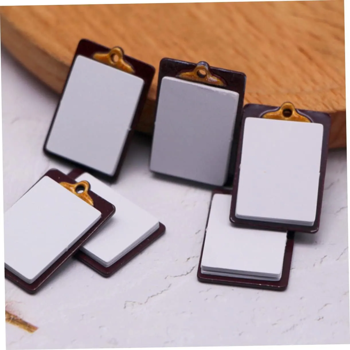 Clipboard Miniature Writing Board for Boys and Girls Doll House Decor Easy to Carry Decorate for Micro-Landscape Layout 4pcs*4 bottom drawback triumph arrow dictaphone BESPORTBLE 4sets Mini Paper 