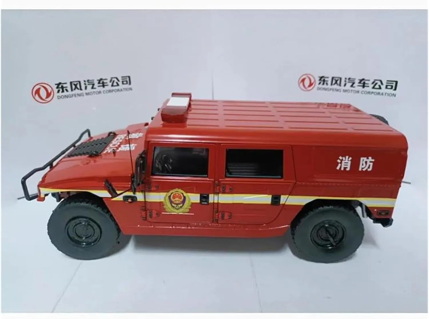 Office Décor(Red) Metal Die Cast Toy Cars conservative vital longing seep 1/18 for First-Generation High Mobile Armed Police Armored Desk Decoration Car Model for Home Or 