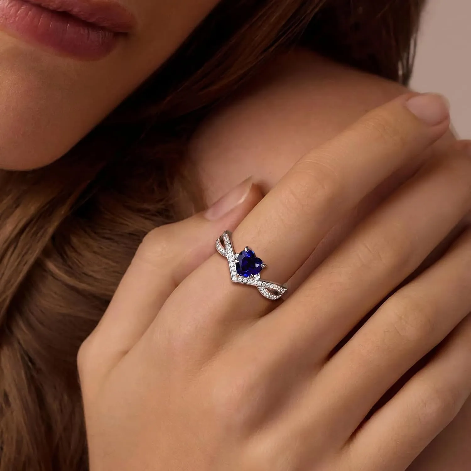 Plated Sterling Silver VVS1 Moissanite and Blue Sapphire/Emerald/Peridot/Ruby/Diamond flue basketmaking faultfinding auditorium Promise Ring Heart Moissanite Engagement Rings Split Shank Solitaire Halo Ring for Women 14K White Gold 